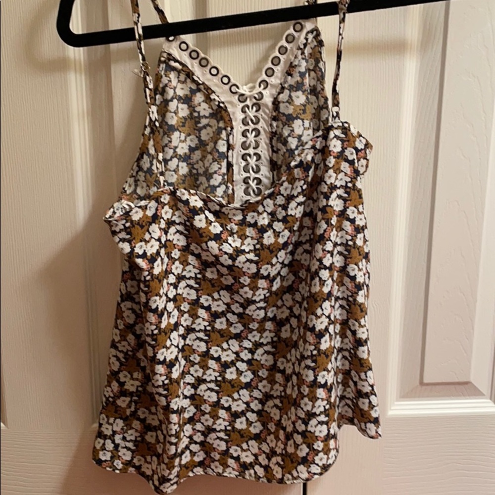 Floral top - Picture 3 of 3